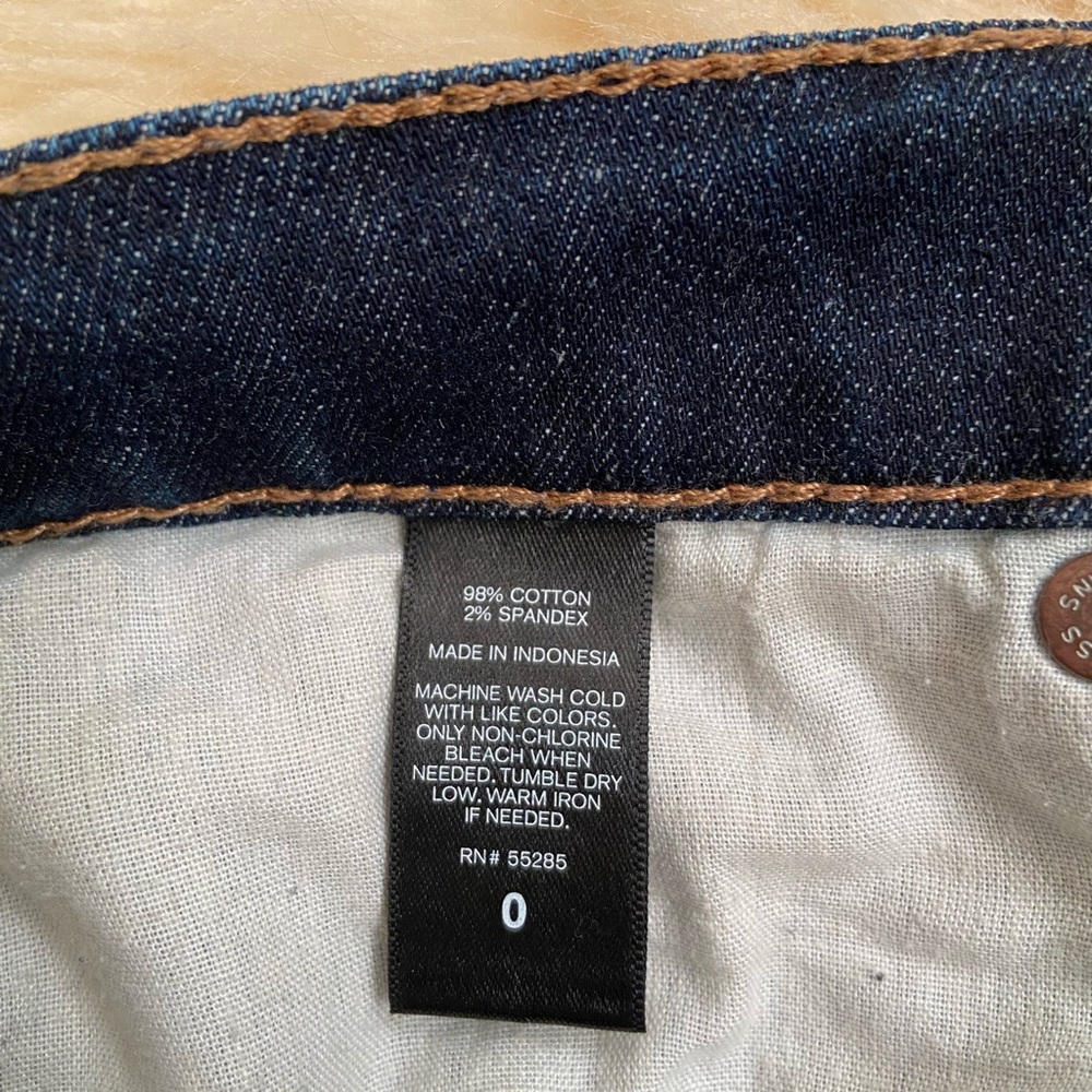 Express Mid Rise Buttonfly Distressed Jeans - Picture 4 of 4